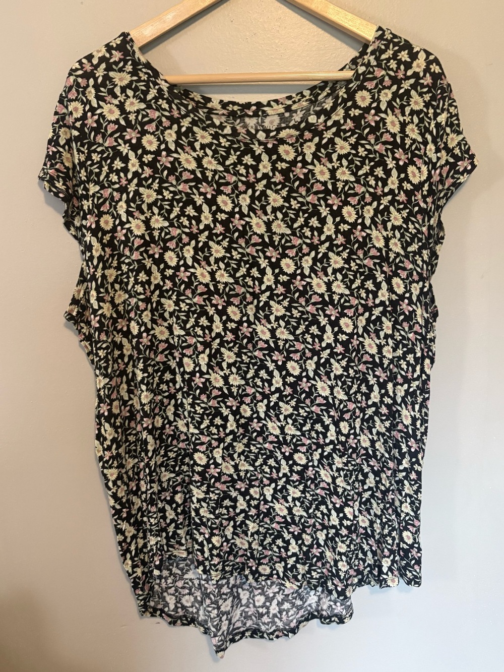 3 for $15 SALE! Preswick & Moore Floral Lightweight Top